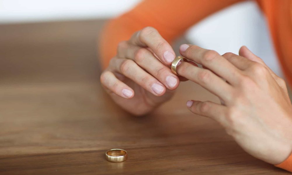 HOW TO PAY COURT FEES FOR DIVORCE?